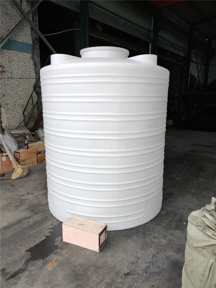 2吨PE塑料水箱 PE塑料混凝土外加剂水塔 使用的注意事项